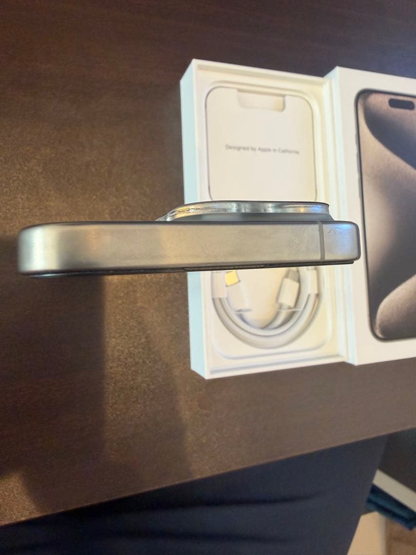 Apple iPhone 15 Pro 本体 256GB ナチュラルチタニウム