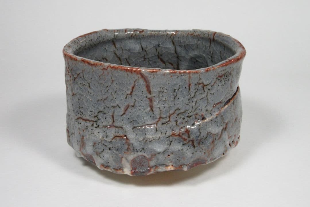 希少品！【若尾利貞】鼠志野茶碗（共箱、仕覆、陶歴書）。