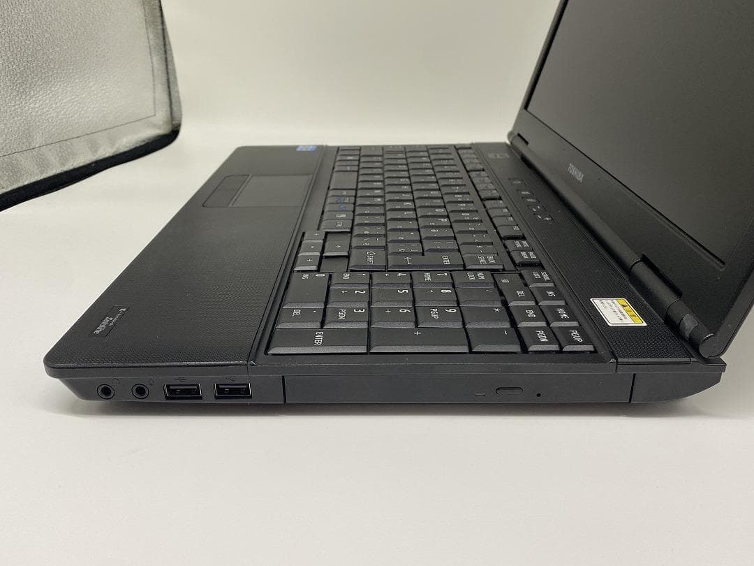 【東芝】爆速 Corei7/新品SSD256GB 15.6 ノートパソコン C7