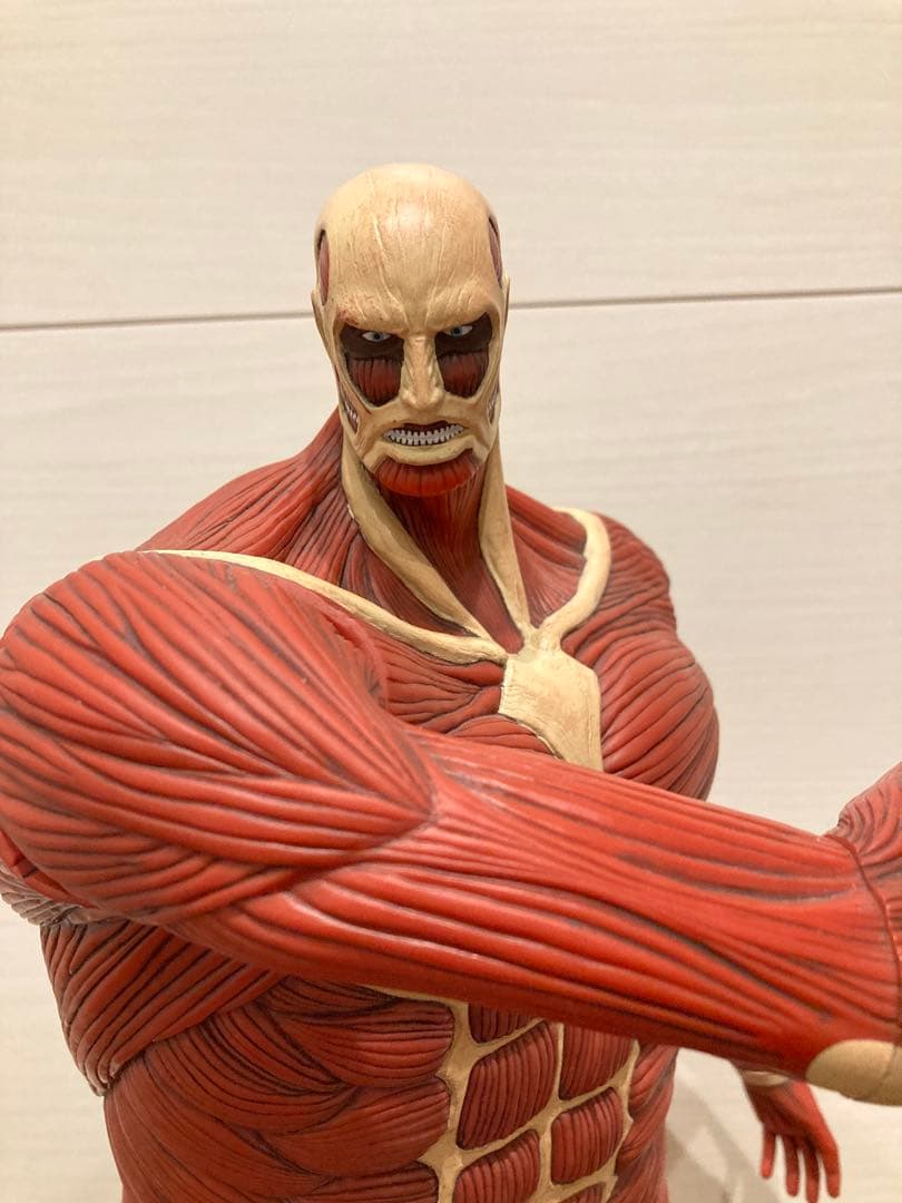 進撃　フィギュア　超大型巨人