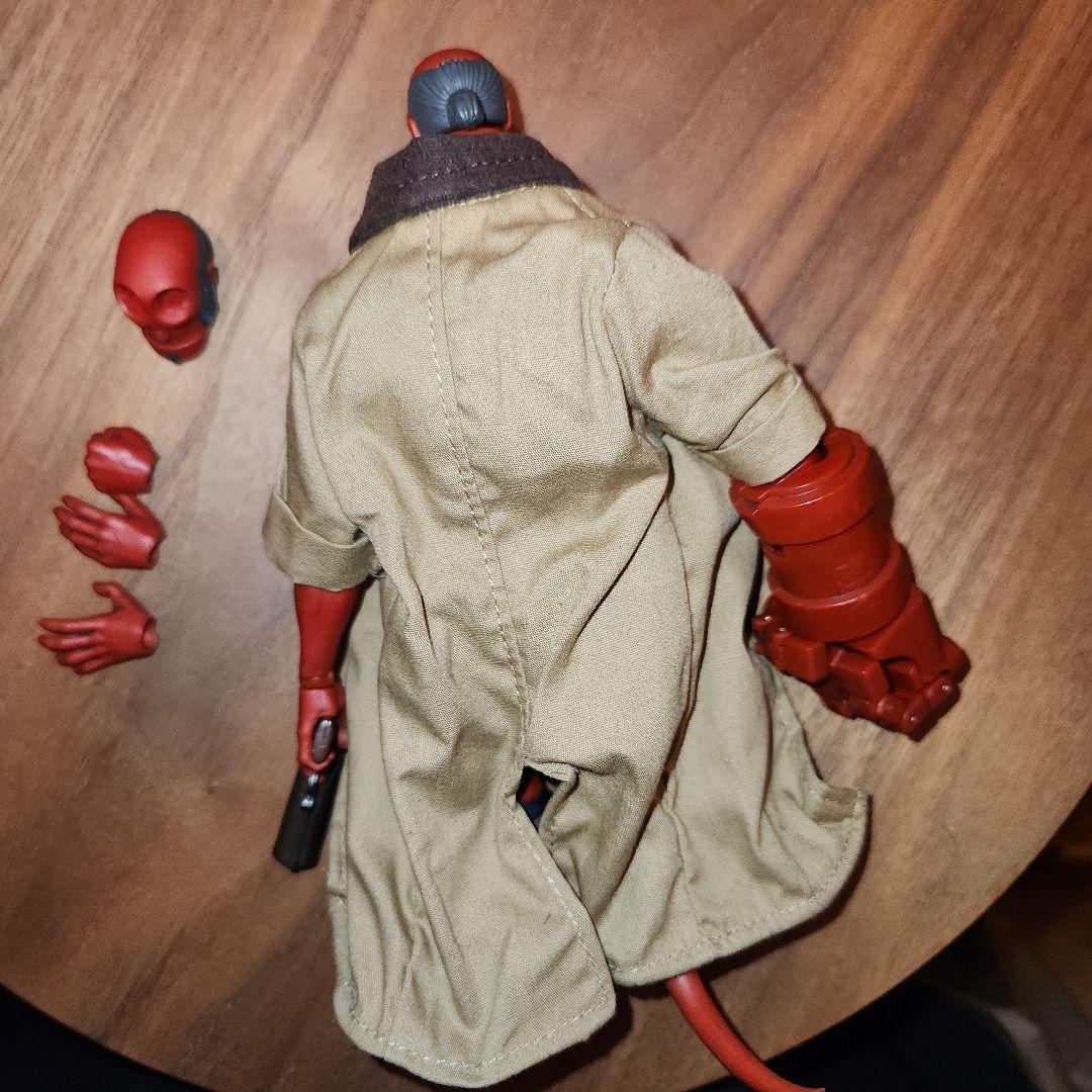 ヘルボーイ　フィギュア　1000TOYS