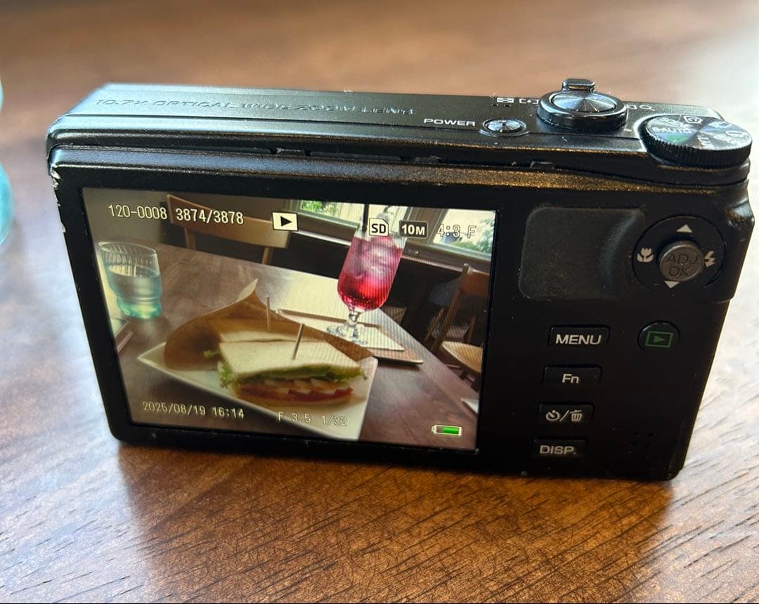 普段の生活にプラスを。RICOH CX5 デジタルカメラ、カービィポーチ等