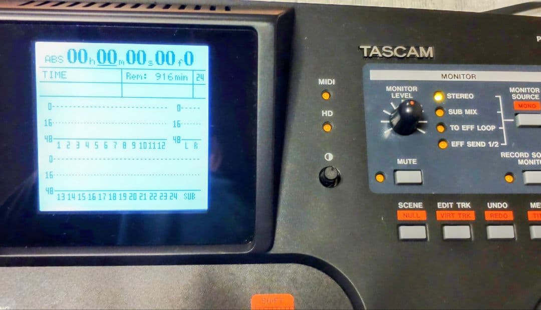 トラックレコーダー TASCAM 2488neo（バッグ付）
