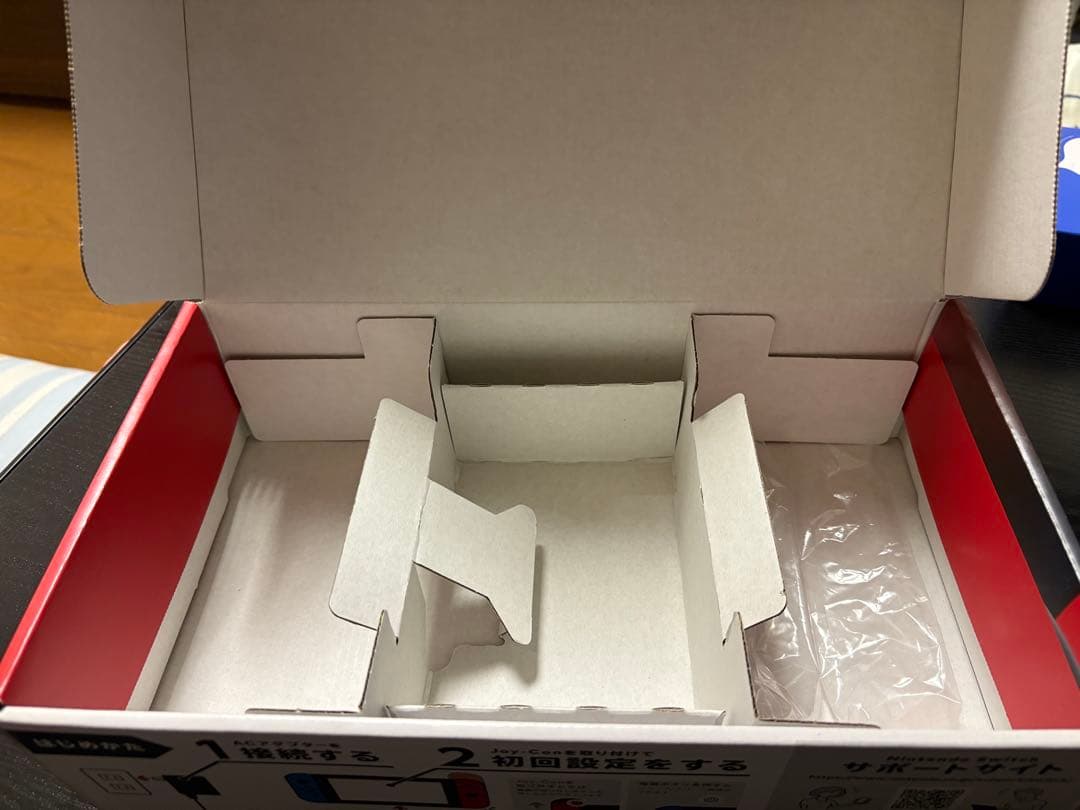 任天堂　Nintendo Switch スイッチ　本体　SDカード付き