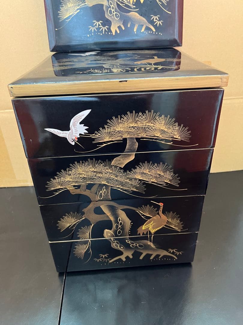 785 黒漆塗り沈金重箱　鶴松金蒔絵　松　4重　高級