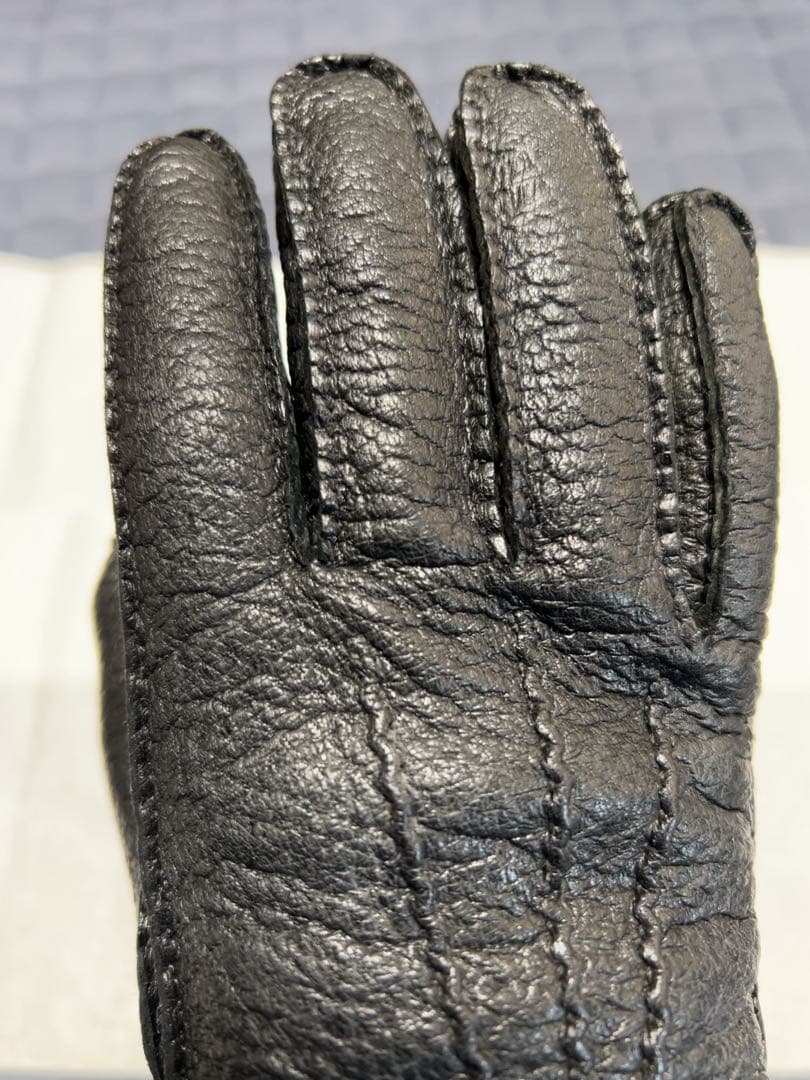 黒いレザー 手袋 イタリア製　カシミヤ裏地付き サイズ8 1/2