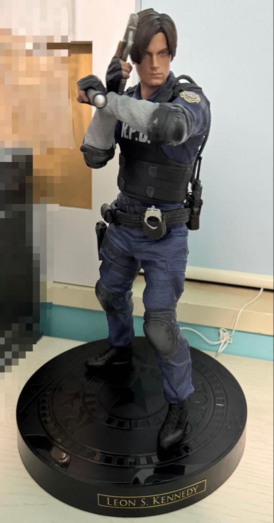 レオンケネディ Leon S. Kennedy フィギュア 箱あり