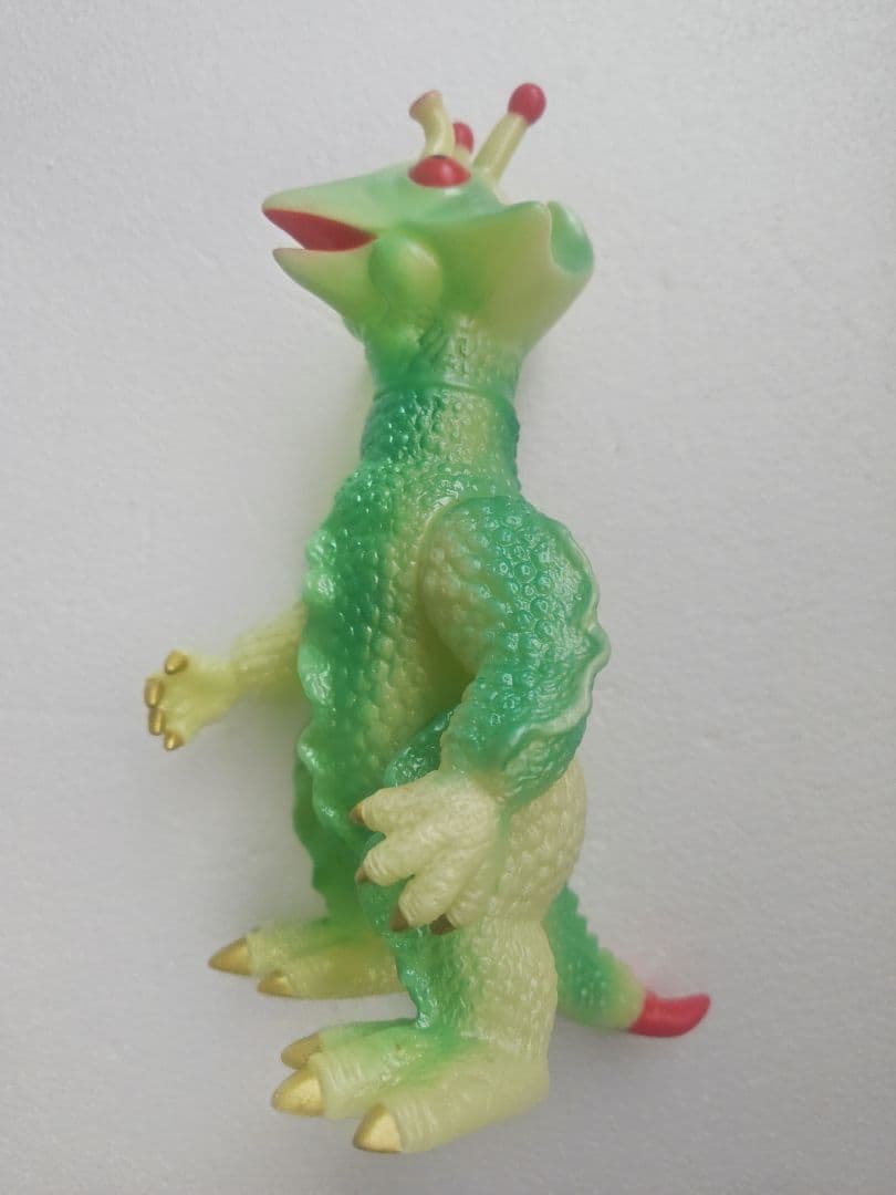 マルサン　ギララ蓄光　ソフビ