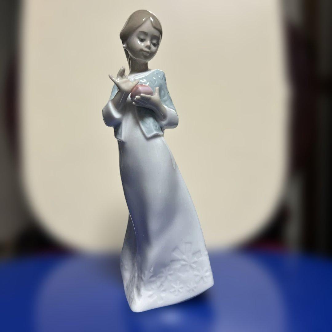 美品　NAO陶器製少女像 青いショール 2セット　高さ22cm