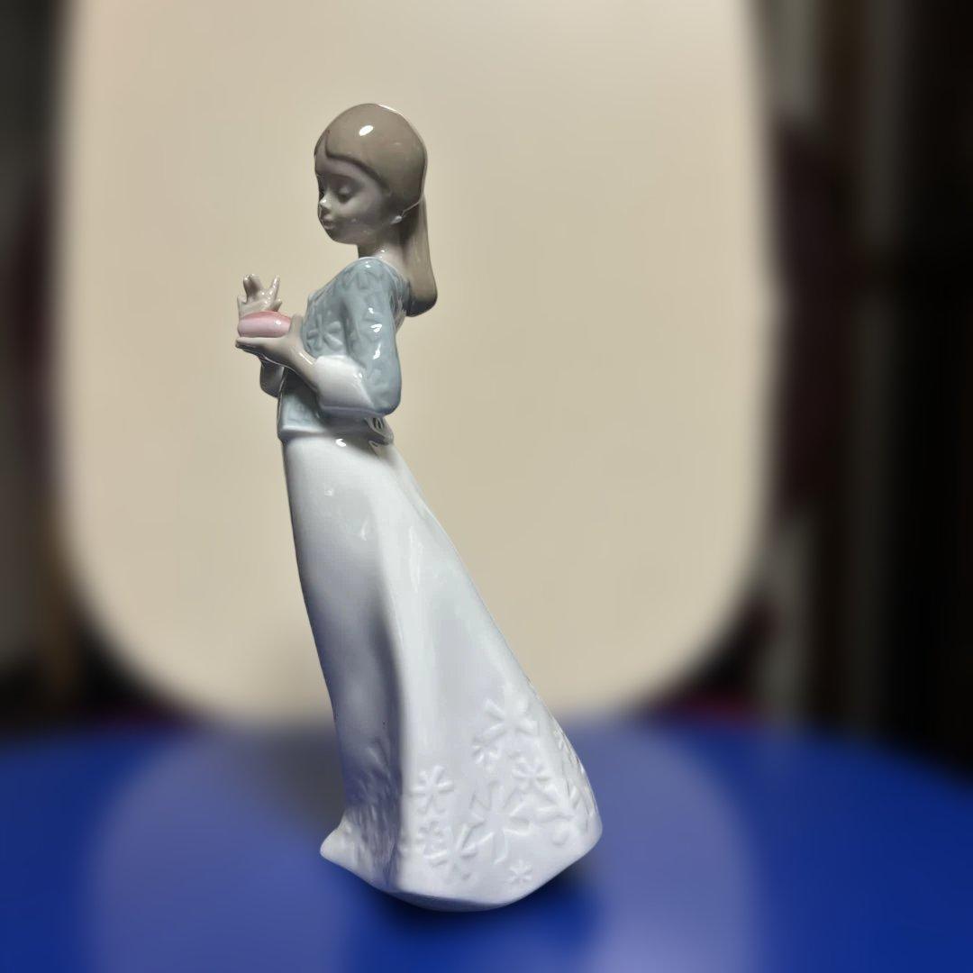 美品　NAO陶器製少女像 青いショール 2セット　高さ22cm