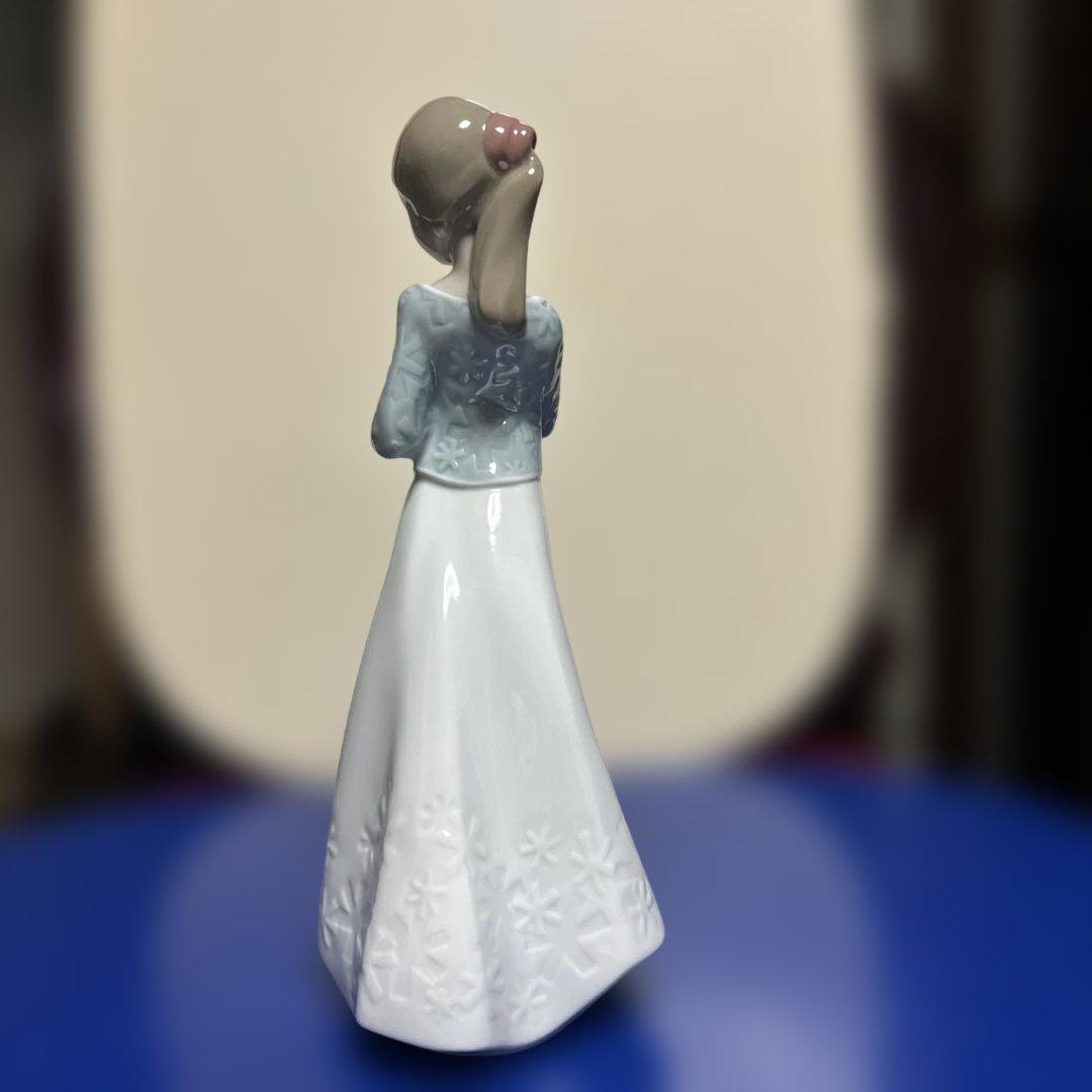 美品　NAO陶器製少女像 青いショール 2セット　高さ22cm