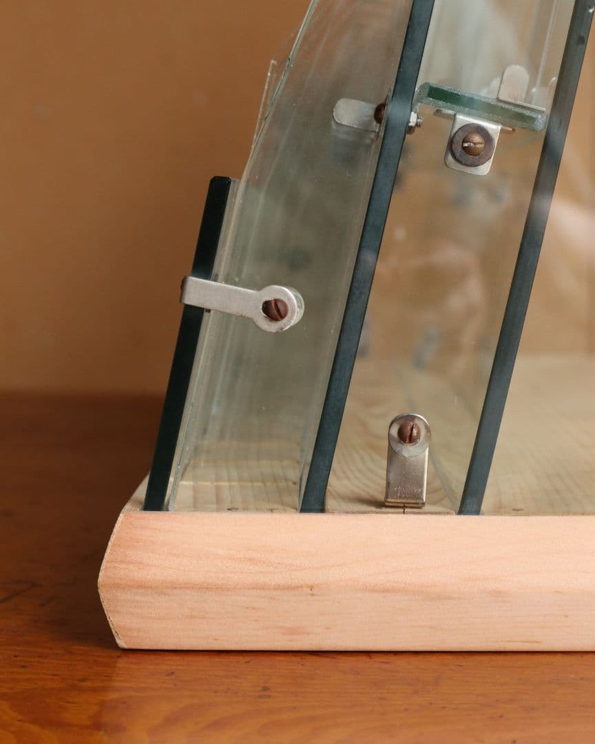 e*n様 古いガラスのペン立て　什器 飾り棚 ガラスケース 文房具