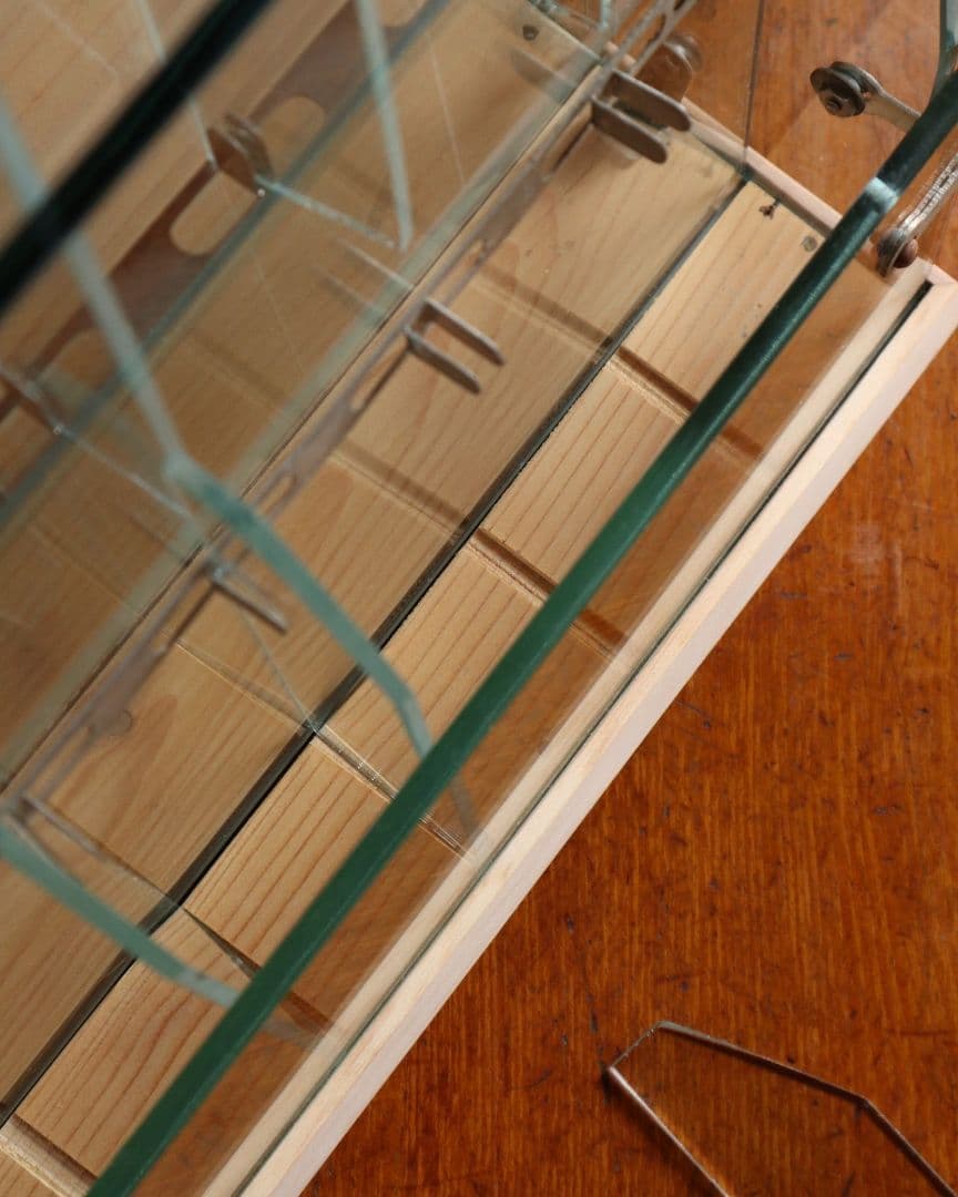 e*n様 古いガラスのペン立て　什器 飾り棚 ガラスケース 文房具