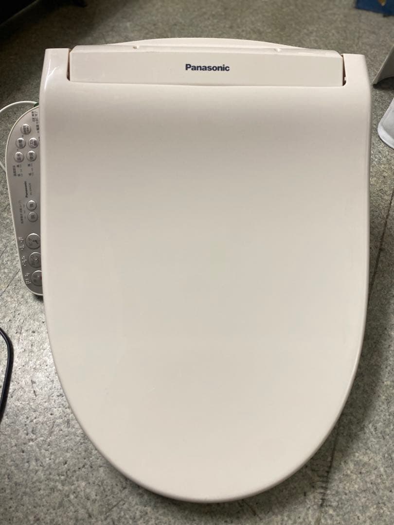 2020年製　Panasonic 温水洗浄便座（貯湯式）ホワイト