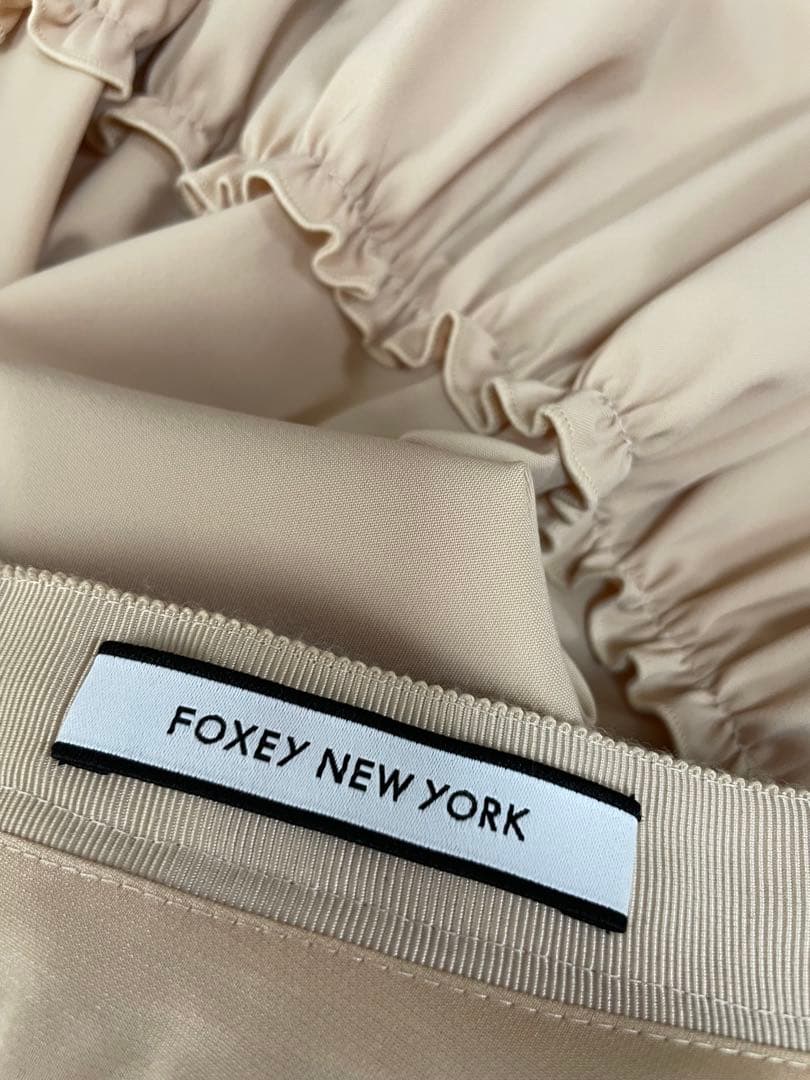 新品未使用　FOXEY NEW YORK レイニースカート　ミルクティー　38