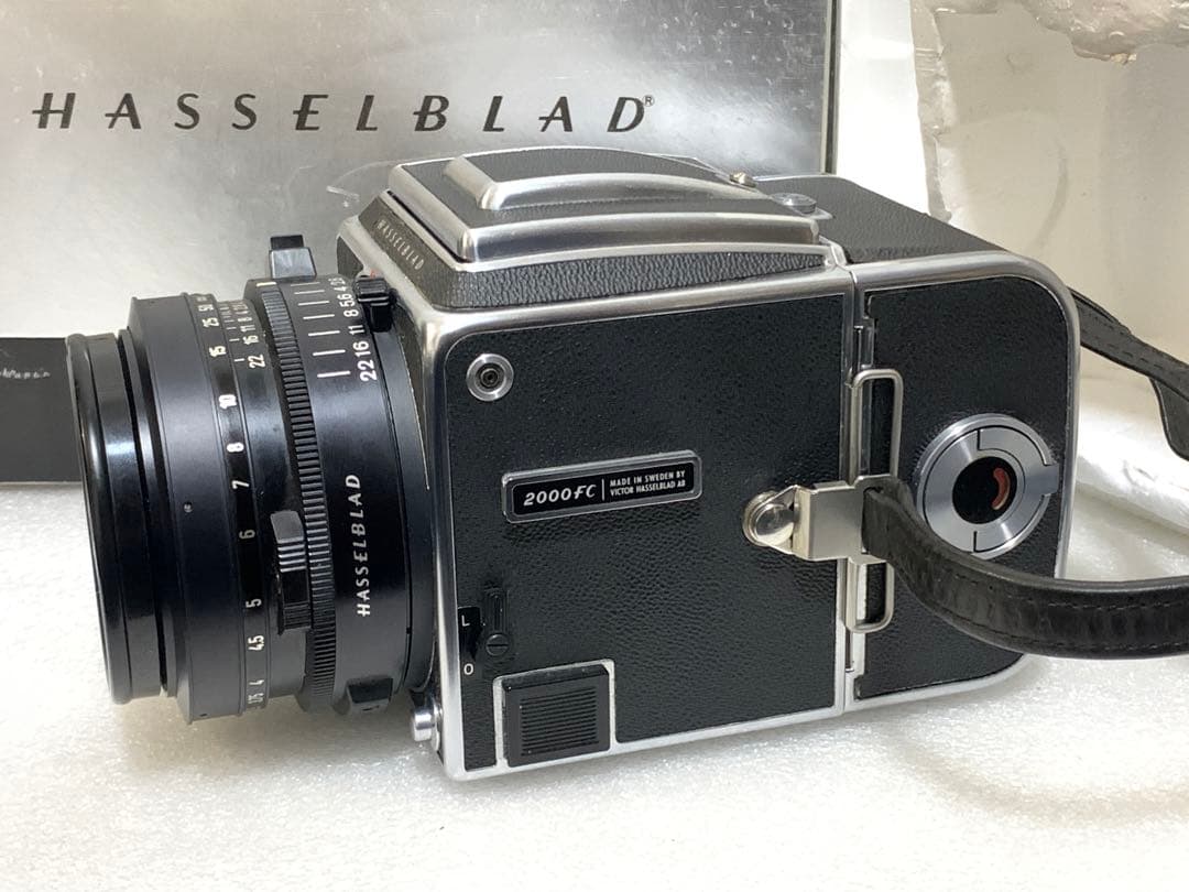 フィルムカメラ HASSELBLAD 2000FC Planar 1:2.8 80mm