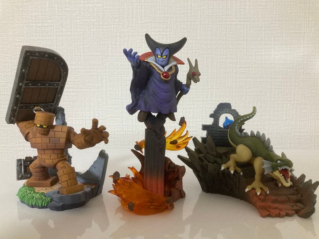 ぽ*た様 ［希少美品］ARくじアタルス ドラゴンクエストフィギュア3体‼︎