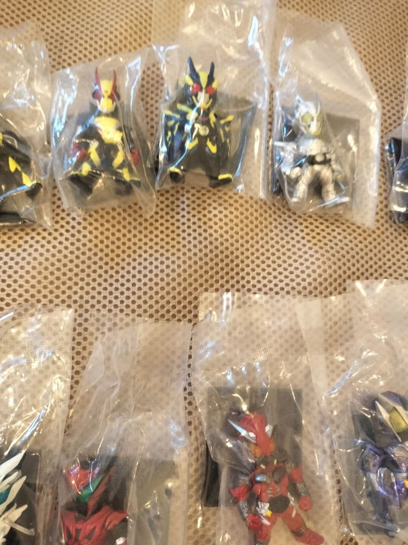 仮面ライダーコンバージ　ゼロワン　セイバー　ギーツ　40体セット