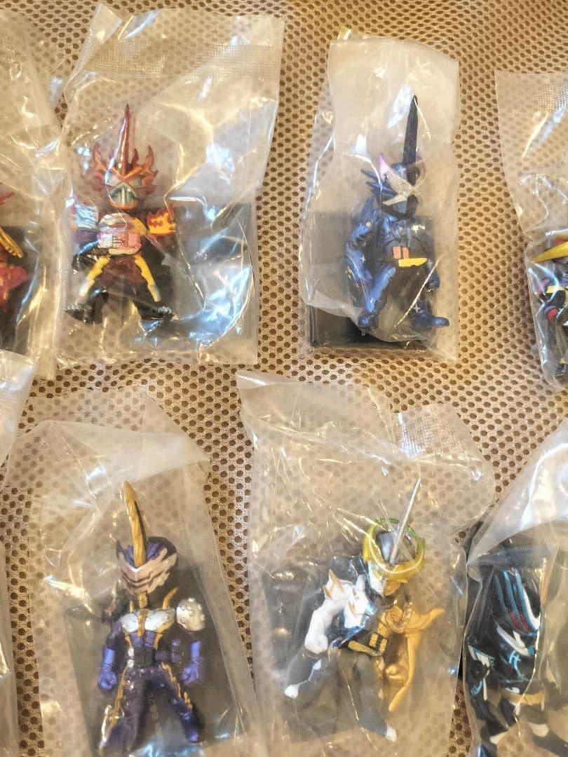 仮面ライダーコンバージ　ゼロワン　セイバー　ギーツ　40体セット