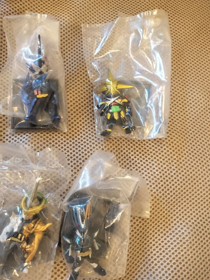 仮面ライダーコンバージ　ゼロワン　セイバー　ギーツ　40体セット