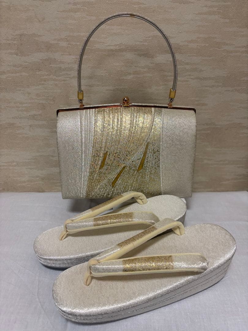 和装用草履バッグセット　銀と金　波柄　金たたき　螺鈿調　成人式　未使用品