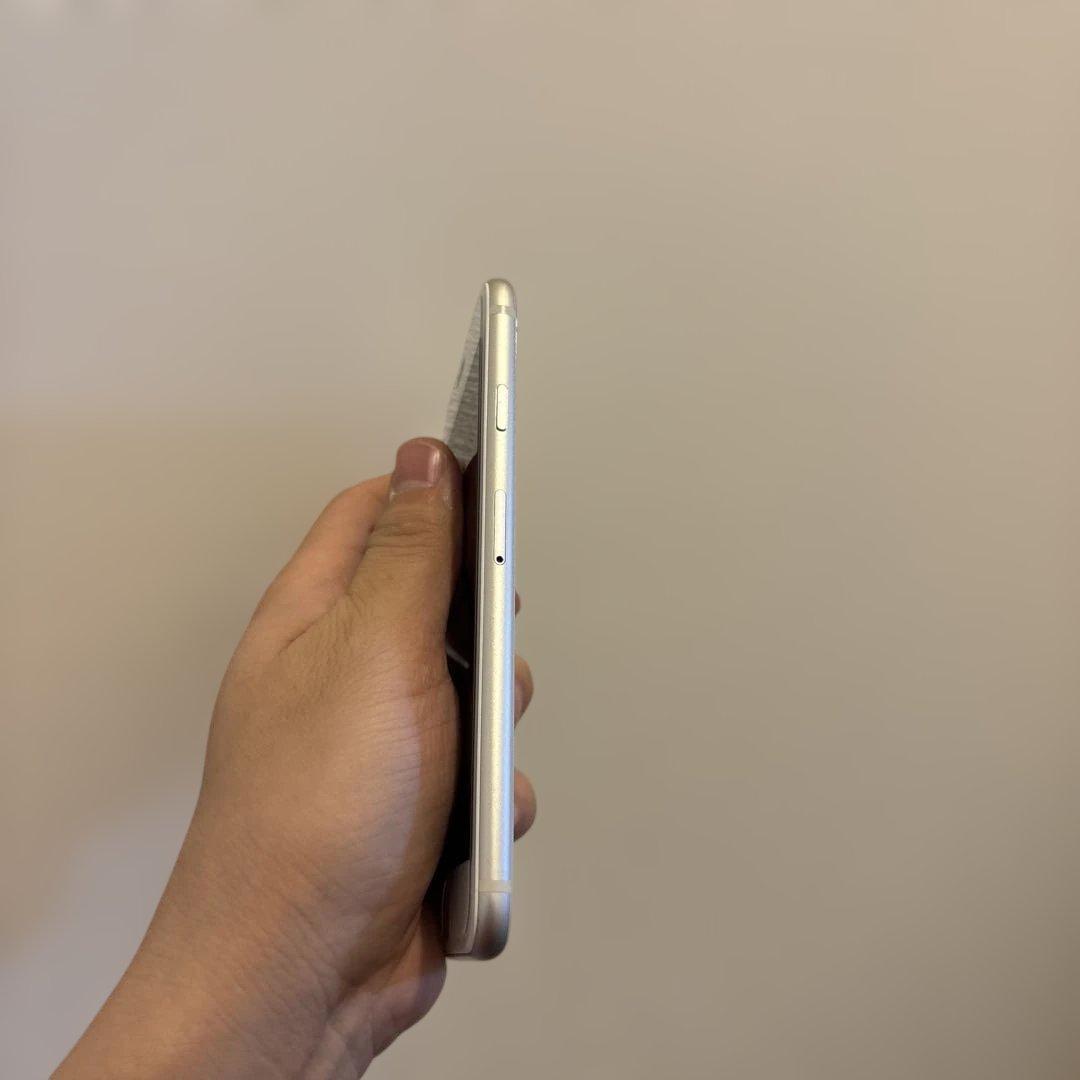 Apple iPhone SE3（第3世代） （特別仕様 / ホワイト）