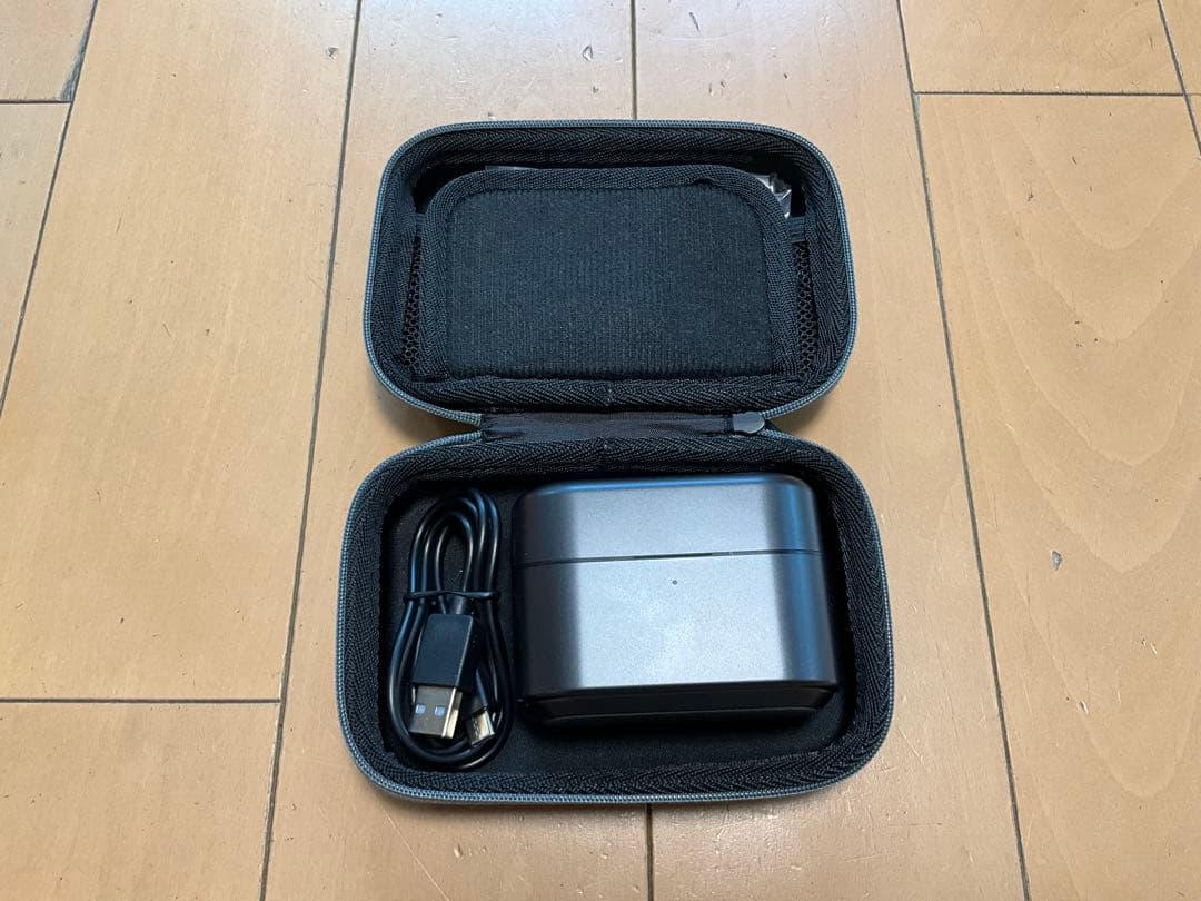 HOLLYLAND製のワイヤレスピンマイクLark M2S