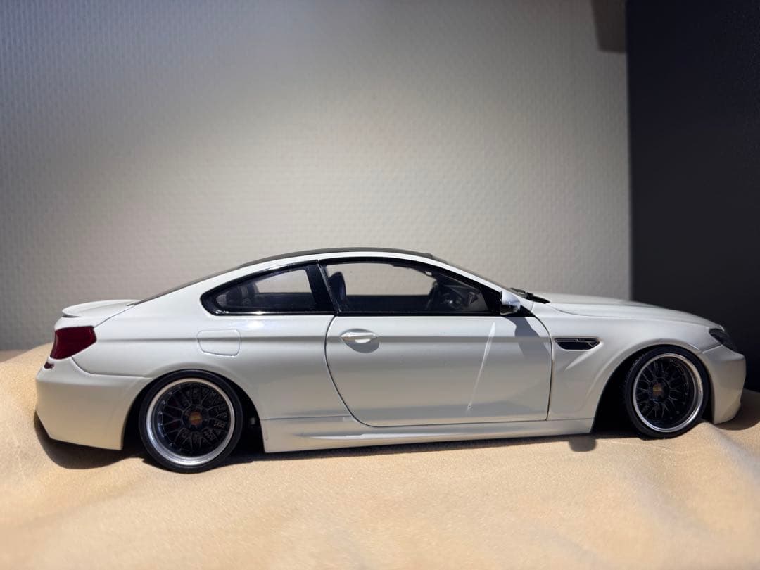 BMW M6 ホワイト ミニカー