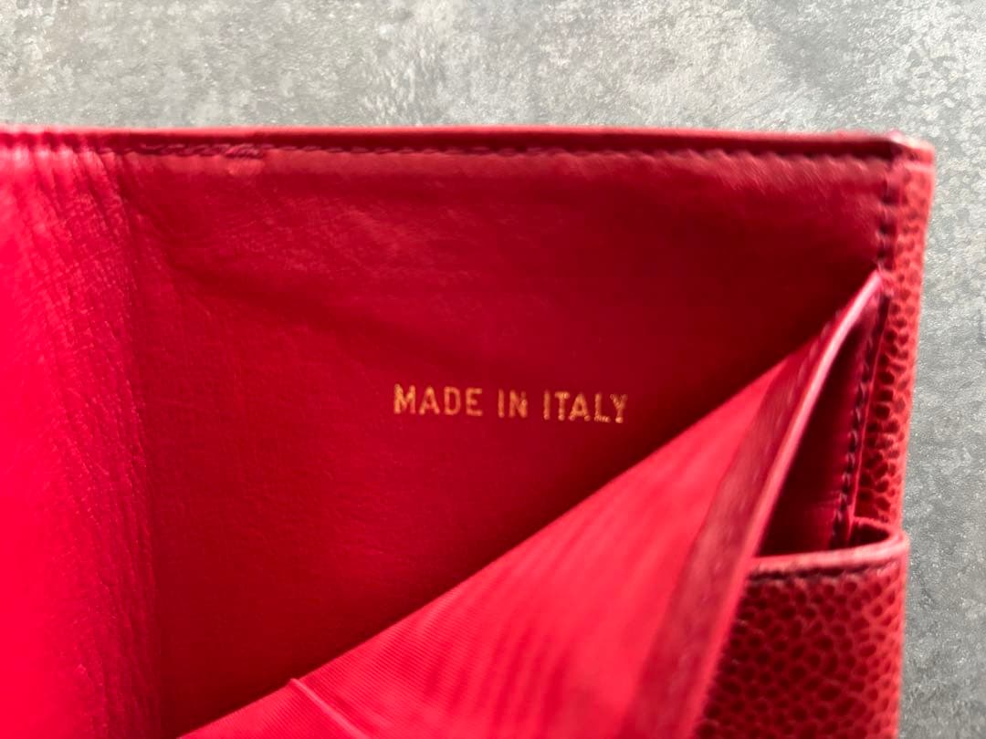 ゆかり【CHANEL キャビアスキン　ココマーク　二つ折り財布　RED】