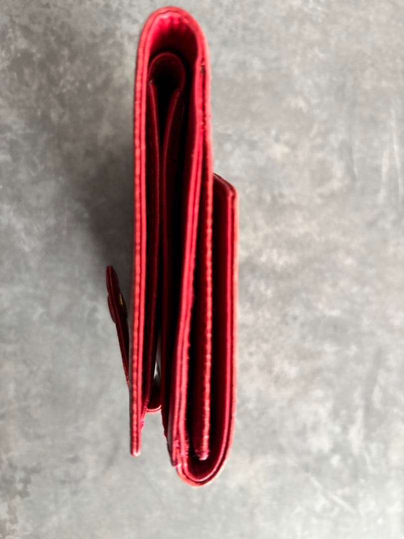 ゆかり【CHANEL キャビアスキン　ココマーク　二つ折り財布　RED】