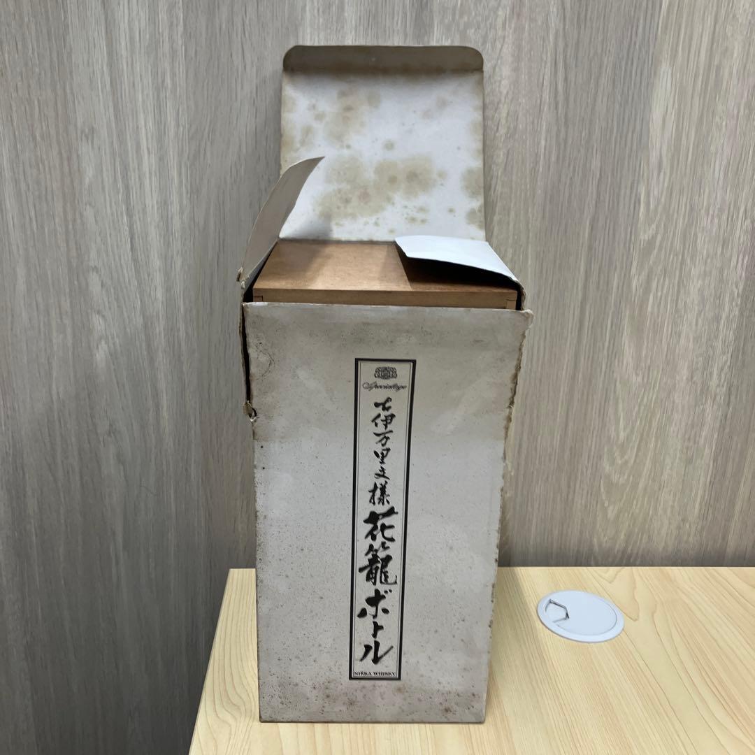 ニッカウヰスキー 古伊万里文様 花籠ボトル 660ml 43％
