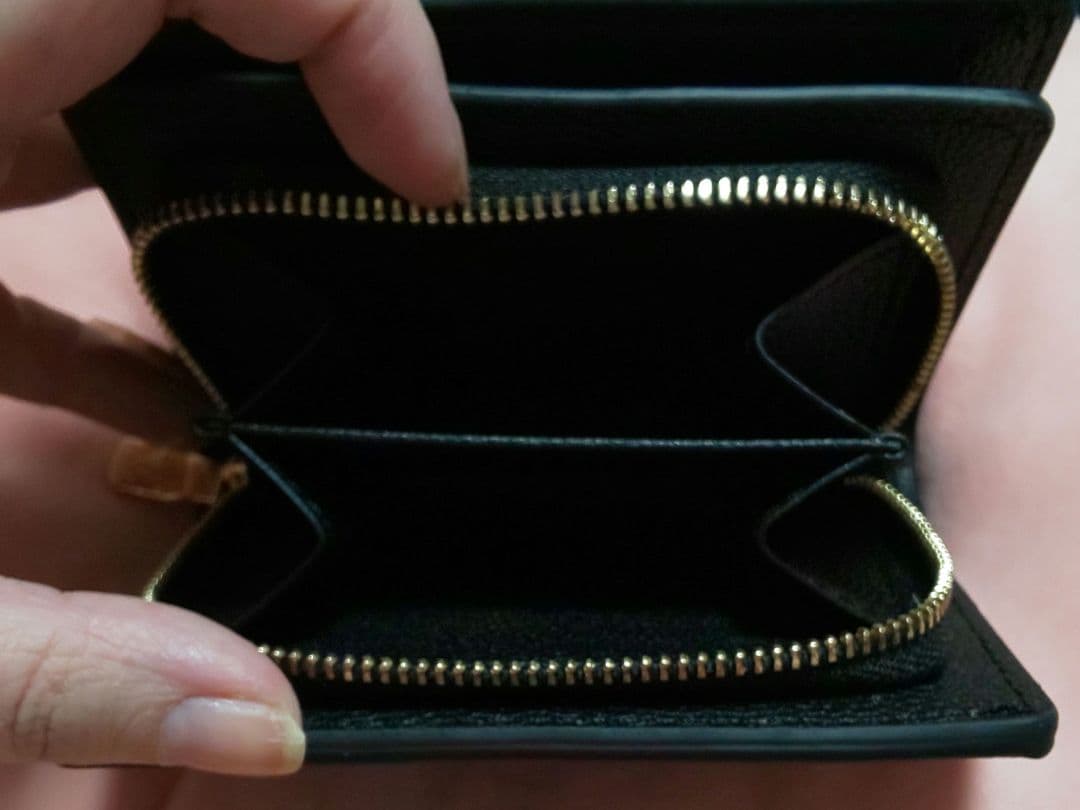 Louis Vuitton ブラック三つ折り財布