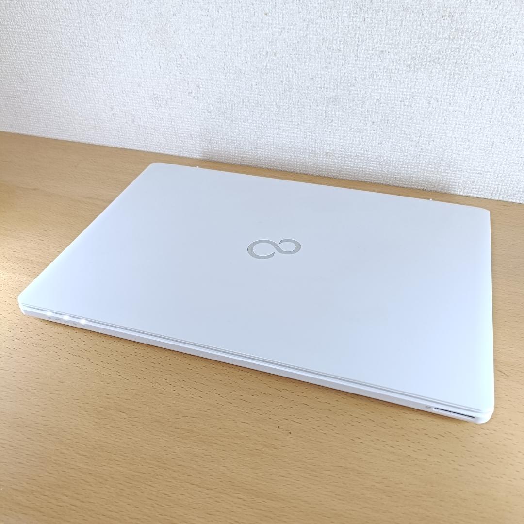 ノートPC Core i7 Windows11 SSD メモリ16GB 富士通