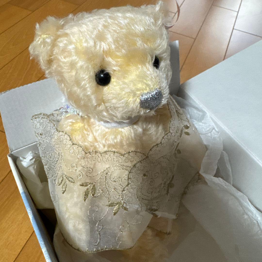 Steiffクリーム色のぬいぐるみ