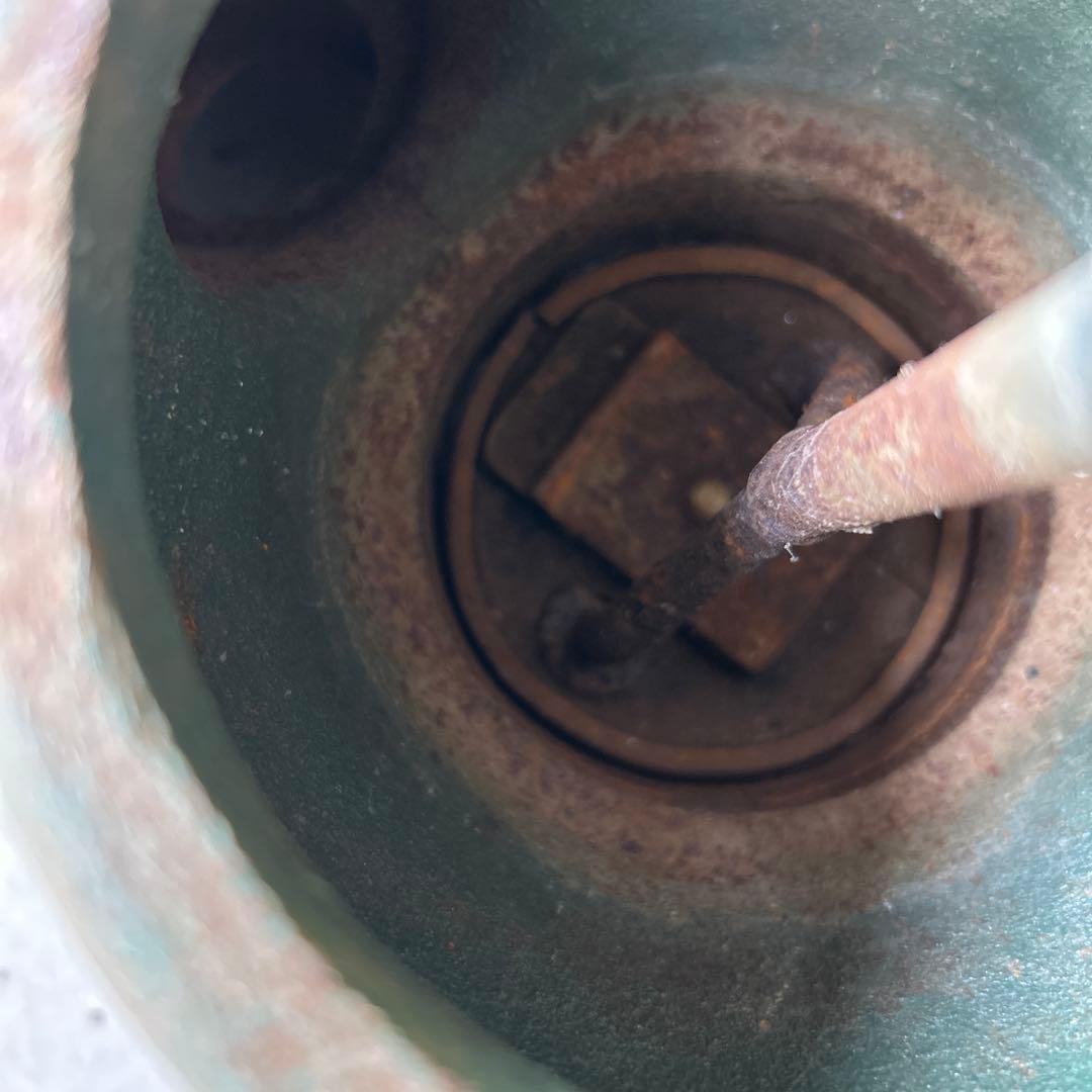 手押し井戸ポンプ　レトロ井戸ポンプ　ガッチャンポンプ　ジャンクガーデン