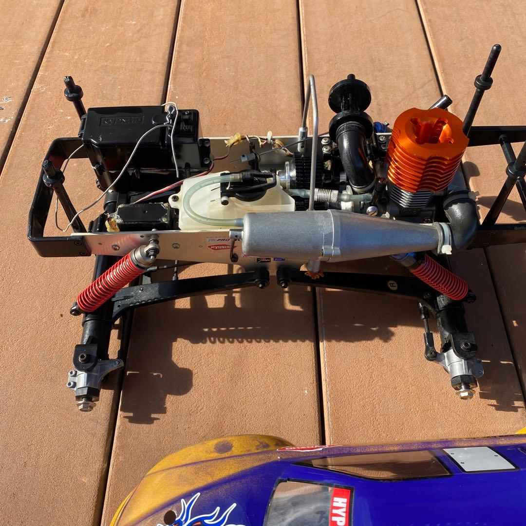 京商モンスタートラック4WDマッドフォースRCエンジン