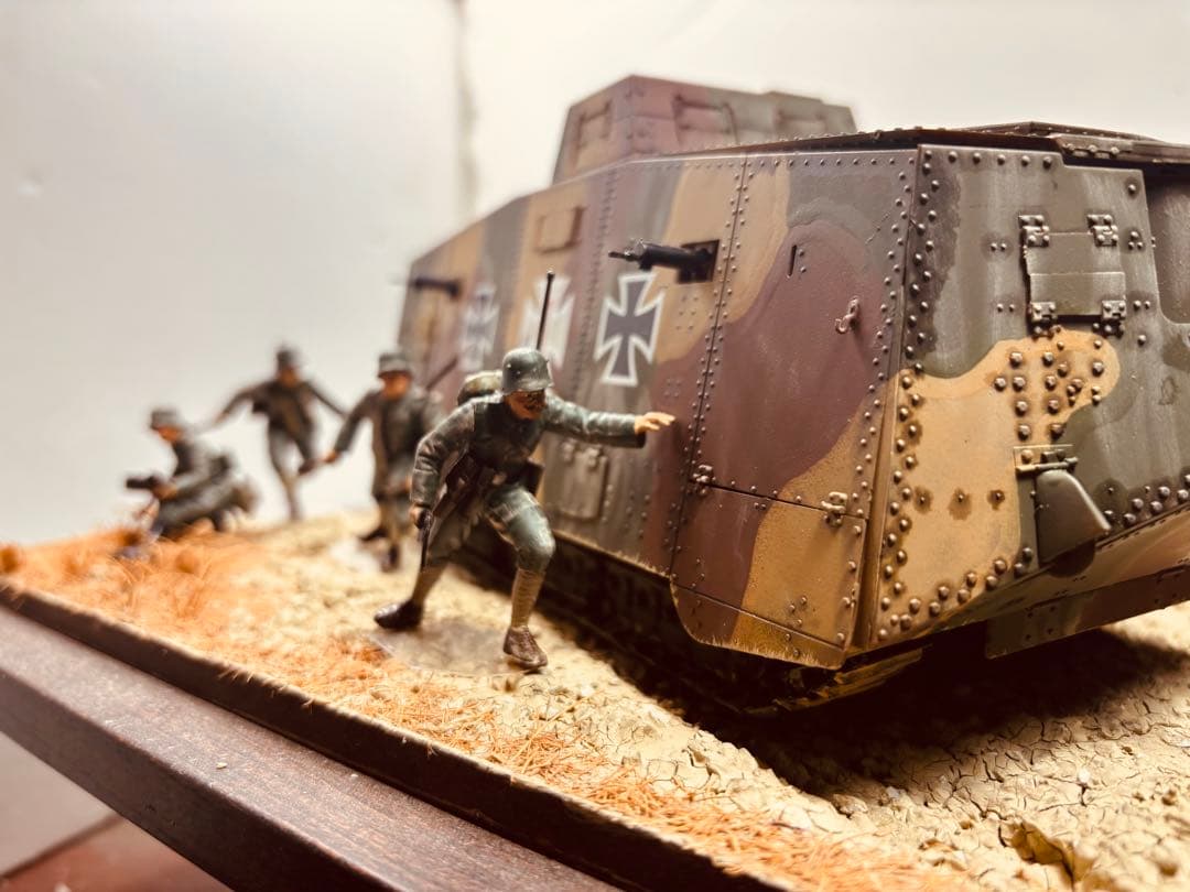 WWI ドイツ帝国陸軍戦車 A7V1/35スケールモデル