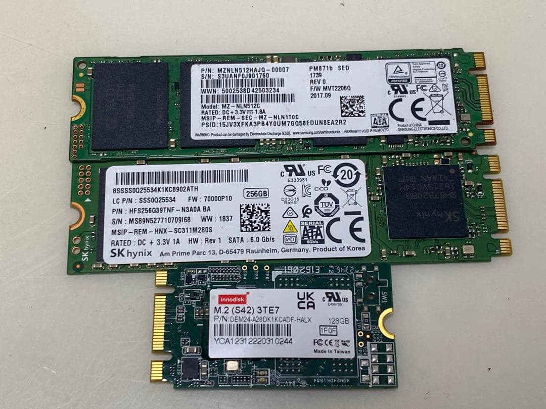 SSD512GB x1枚　256GB x 1枚　120GB x 1枚計3枚セット