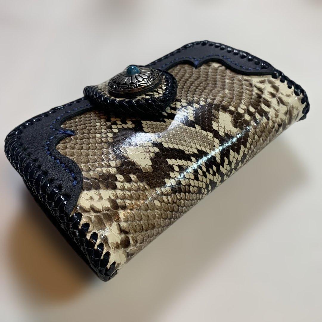 ハンドメイドレザークラフトダイヤモンドパイソンミドルウォレット牛レース編紺色