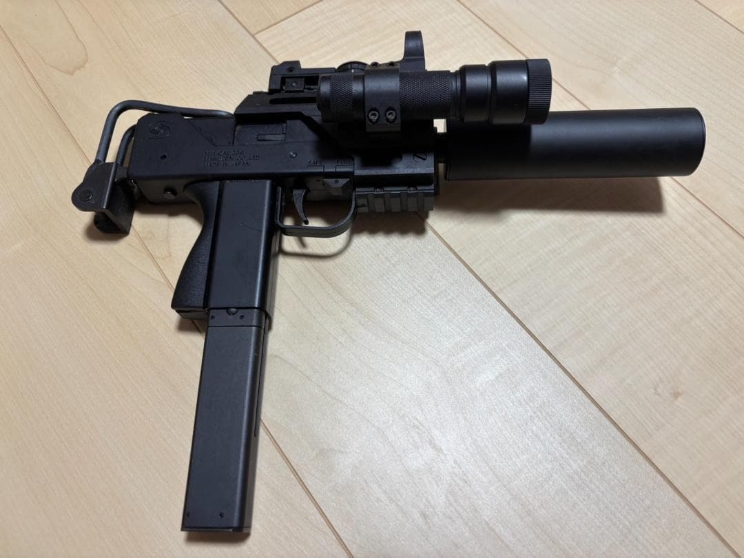 イングラム CQB サイレンサー・スコープ・ライト付き