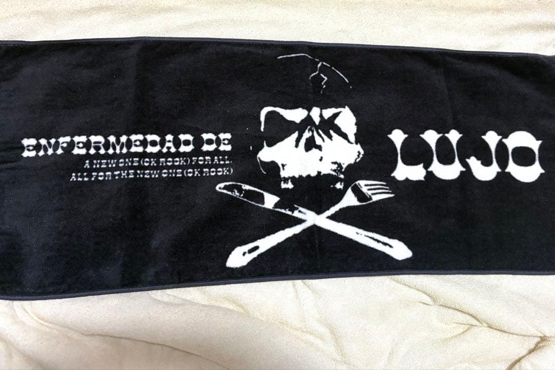 ONE OK ROCKタオル　LUJO