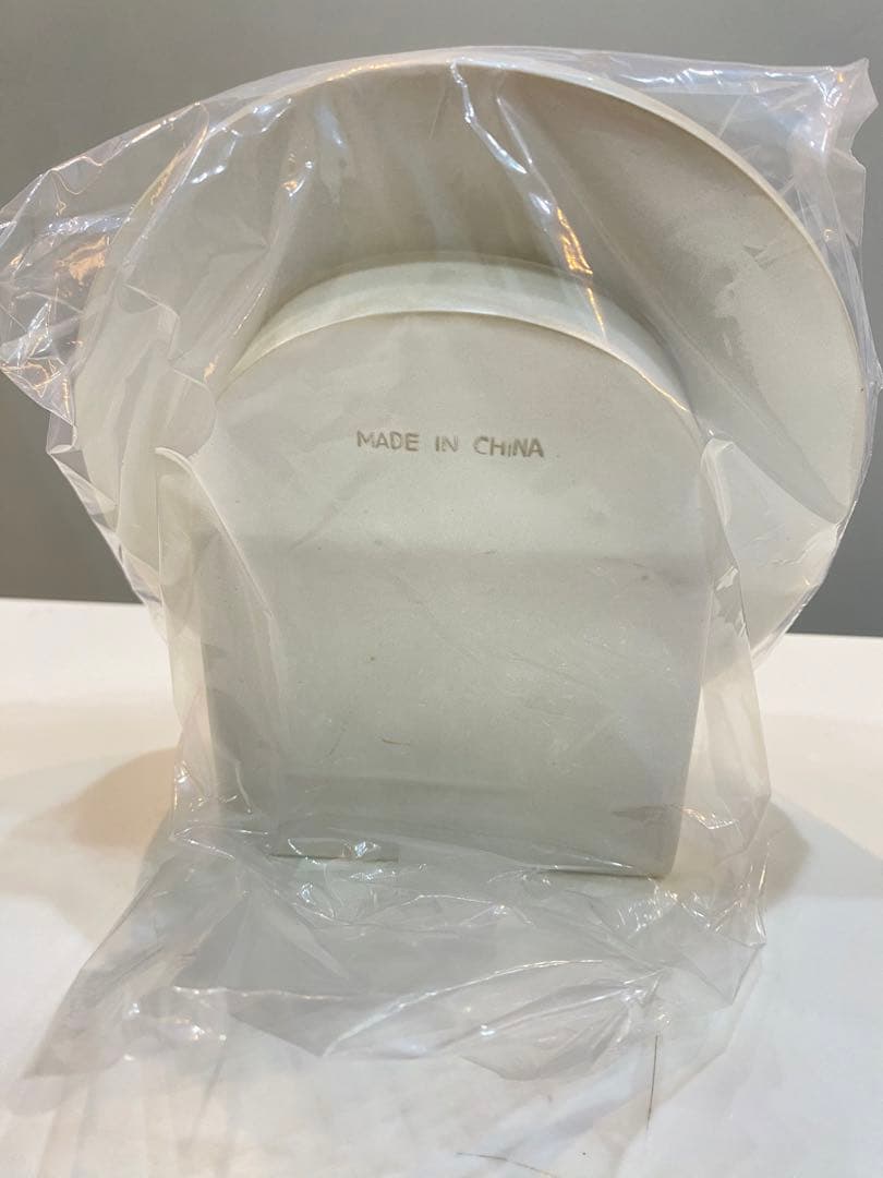 a80 新品•未開封品 サンリオ レリーフ クロック　置き時計　キティー