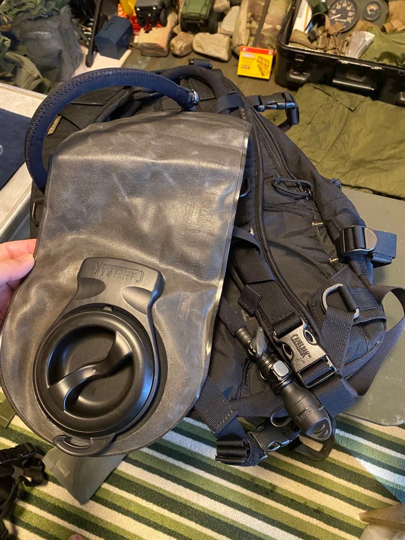 米軍　 CAMELBAK ブラックバックパック ハイドレーション付き