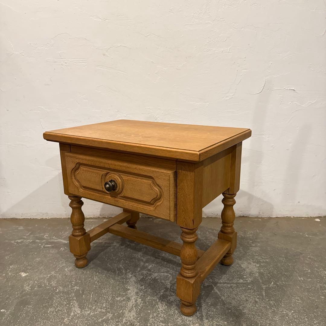 ビンテージ　木製サイドテーブル　ベッドサイドテーブル　引き出し付き　1