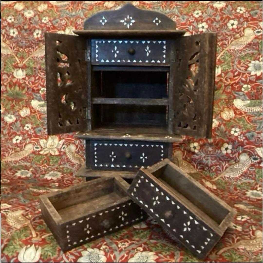 象嵌細工 トカゲ彫刻扉付き四段小引き出し アンティーク アクセサリーケース