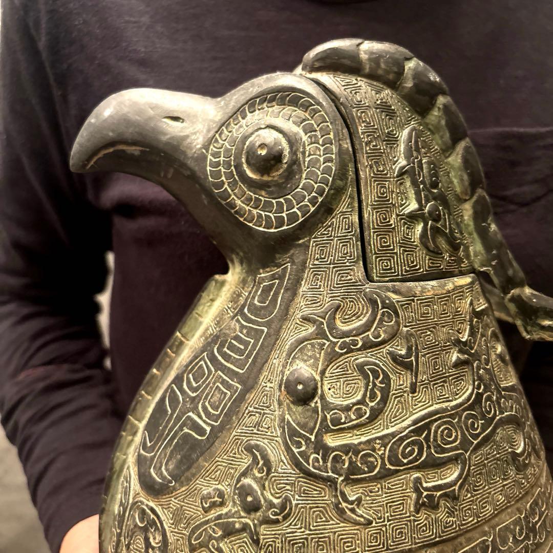 Kohaku中国体に施された幾何学模様が芸術的で高級感のある鳥とオリエンタル鳥