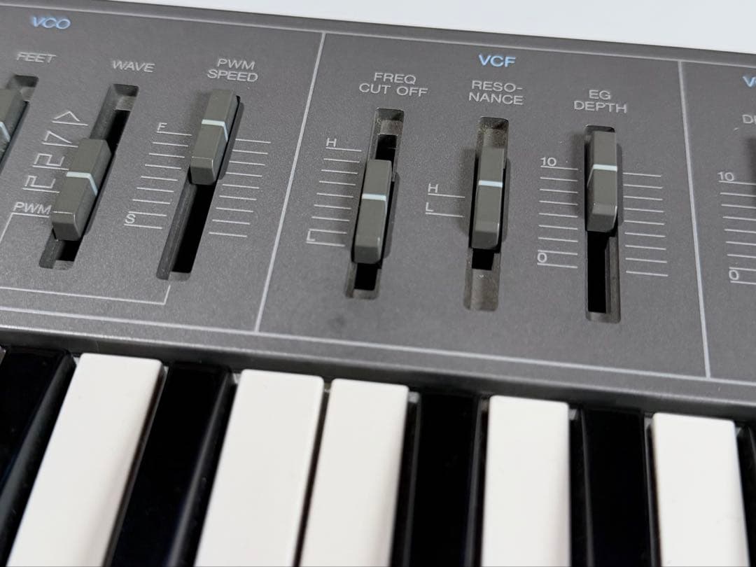 動作品YAMAHA CS01 アナログシンセサイザー￼