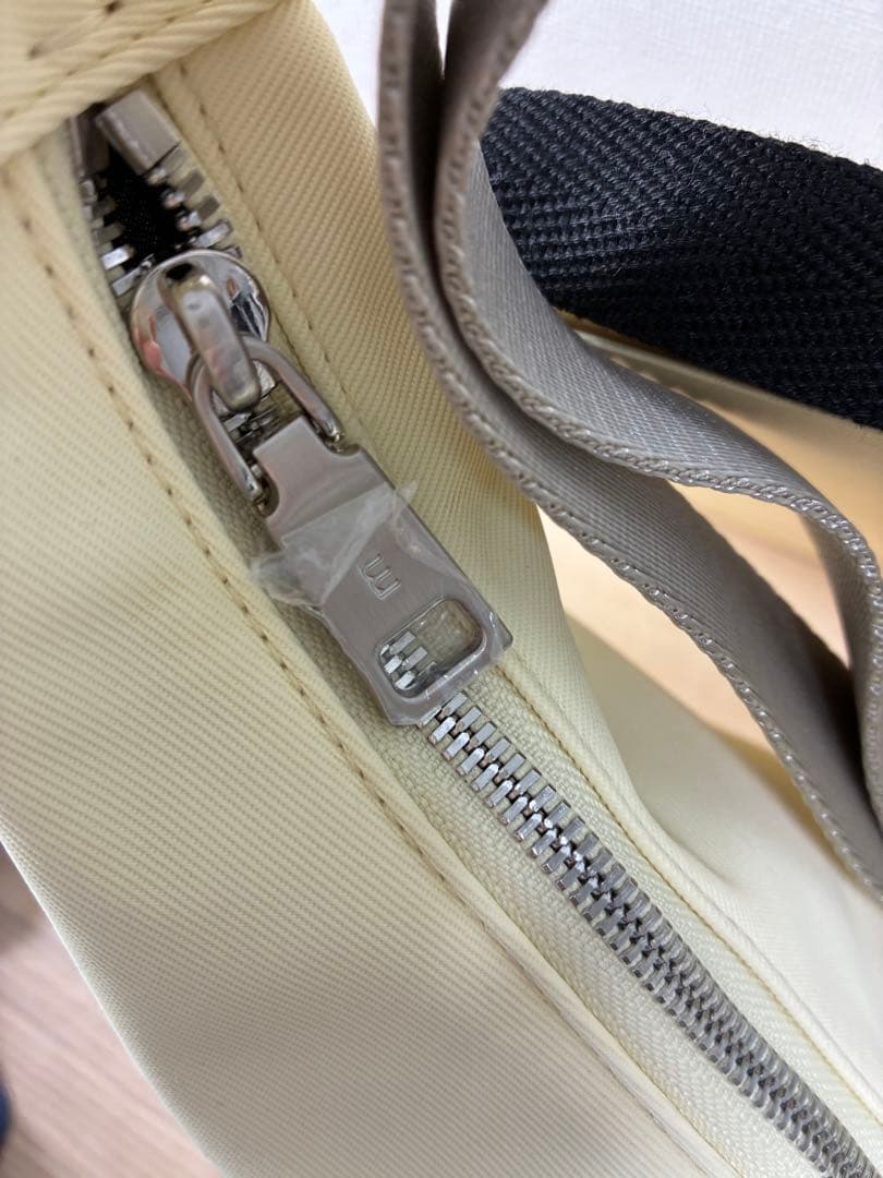 新品　minitmute ミニットミュートClowaistバッグ　butter