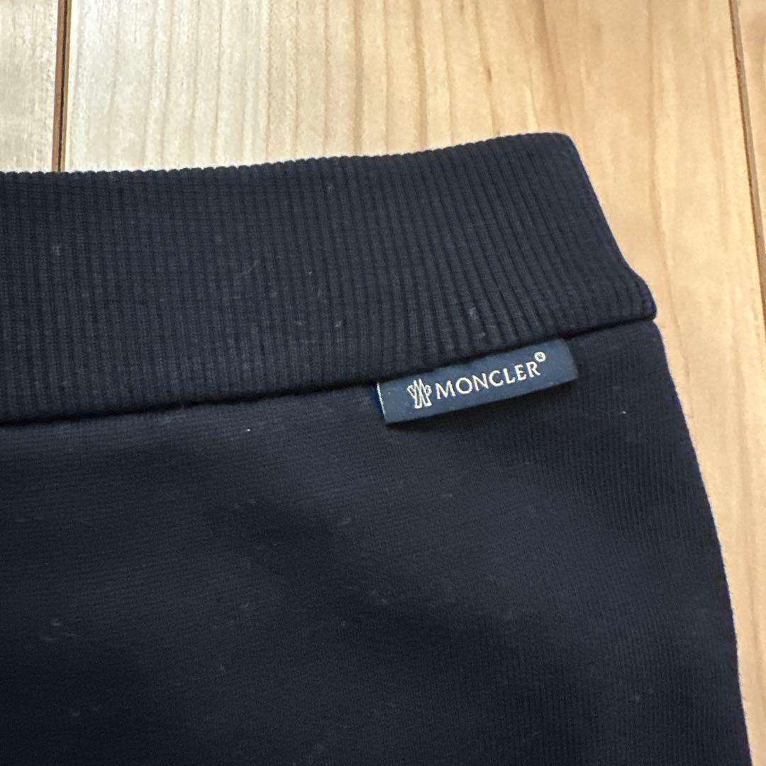 モンクレール　14a ネイビースウェット長ズボン サイド白ライン