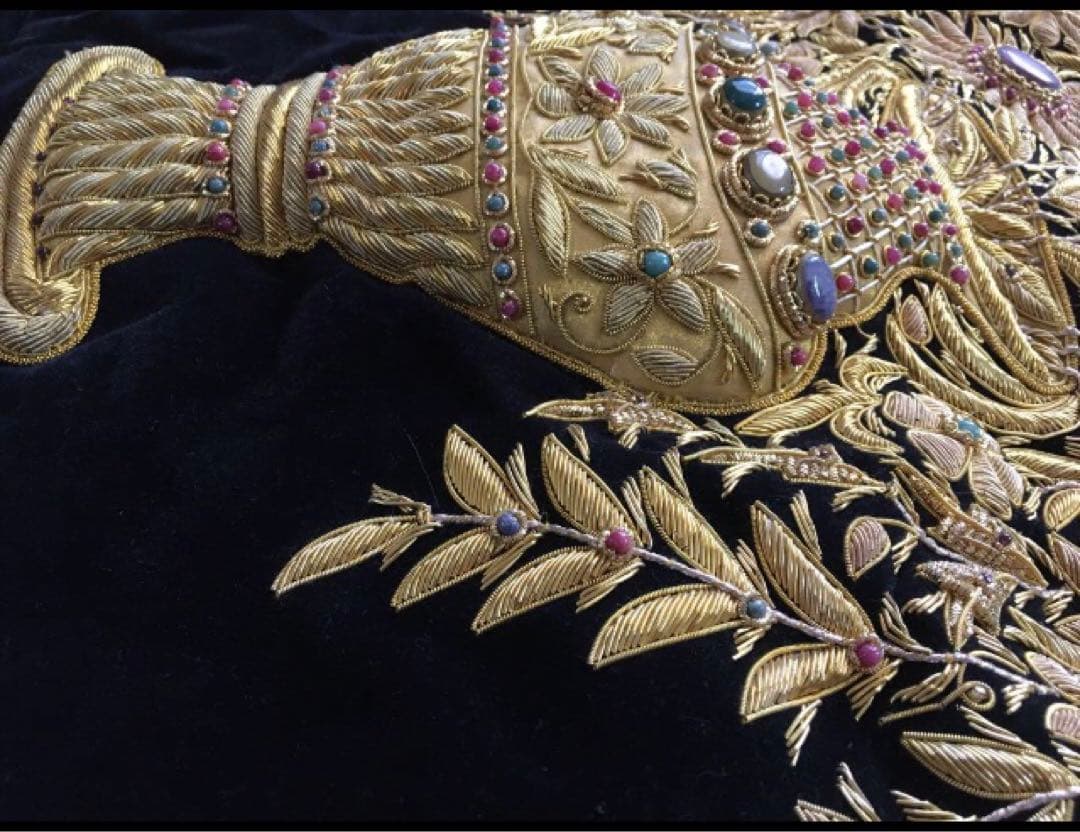 美品レア物タペストリー300個以上宝石と金糸刺繍絨毯 豪華一点物　ドバイ貴族